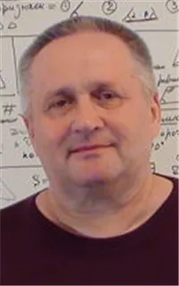 Владимир Викторович - репетитор по математике, физике и информатике
