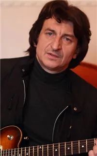 Виктор Анатольевич - репетитор по музыке