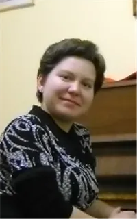 Елена Игоревна - репетитор по музыке