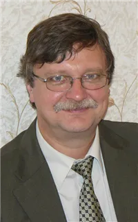 Александр Борисович - репетитор по математике, физике и английскому языку