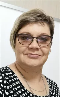 Елена Юрьевна - репетитор по русскому языку, литературе, обществознанию и подготовке к школе