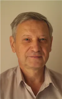 Евгений Аркадьевич - репетитор по химии