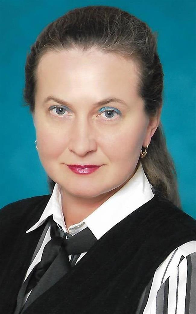 Екатерина Петровна - репетитор по предметам начальной школы, русскому языку и математике