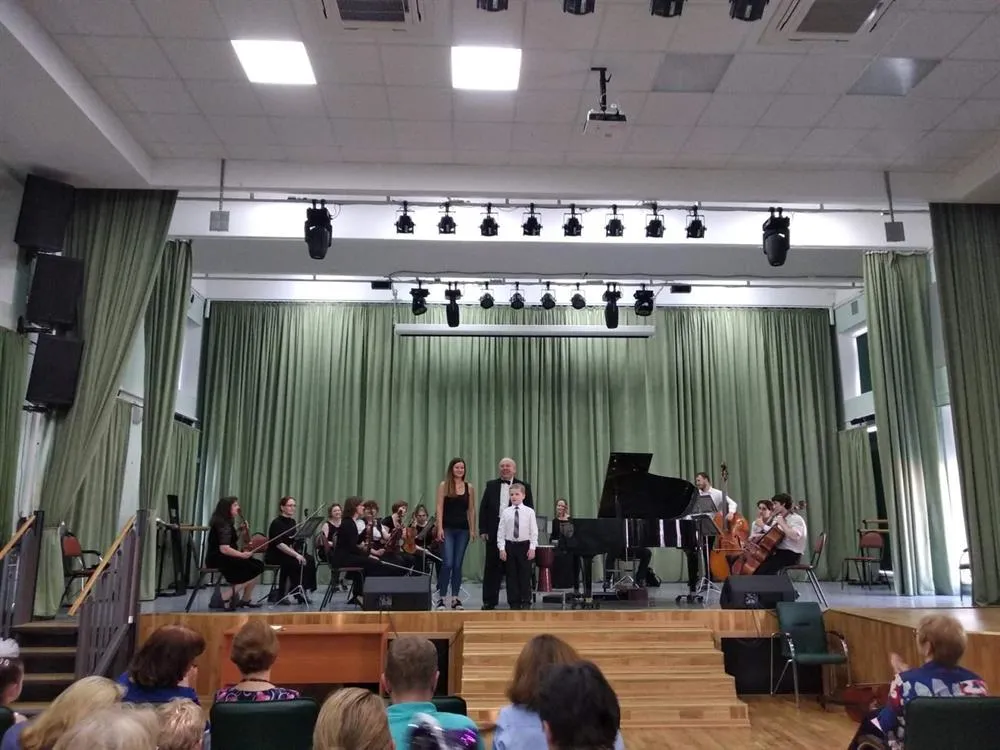 Солист -Ученик 1 кл-.Яковлев Лев 