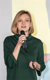 Алина Олеговна - репетитор по английскому языку и обществознанию