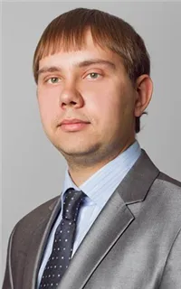 Артем Витальевич - репетитор по химии