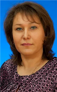 Алена Викторовна - репетитор по подготовке к школе