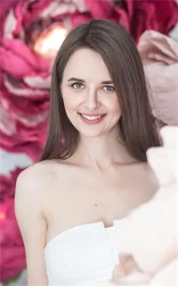 Элина Игоревна - репетитор по английскому языку, русскому языку, математике и французскому языку