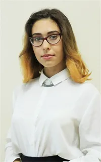 Алина Ришадовна - репетитор по английскому языку и биологии