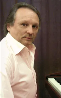 Виталий Николаевич - репетитор по музыке